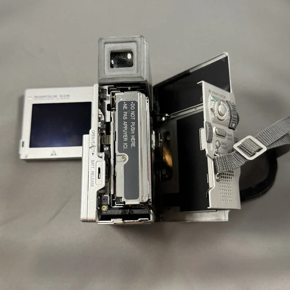 JVC GR-DVM50‎ MiniDV Digital Video Camera CyberCam VTG Camcorder Untested Parts
